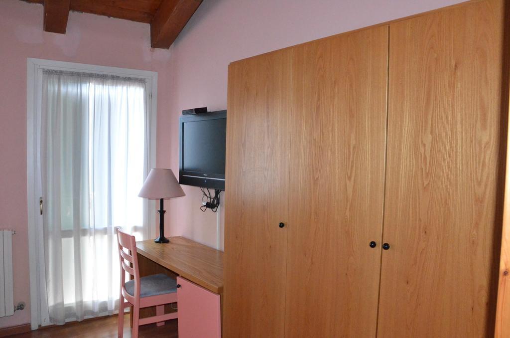 Hotel La Piazzetta Vidiciatico Habitación foto